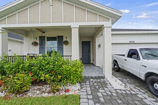 8906 Dahlia Cir in Port St. Lucie, FL - Building Photo