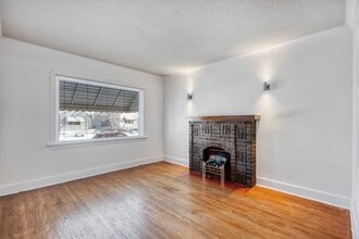 806 Garfield St N in Winnipeg, MB - Building Photo - Building Photo