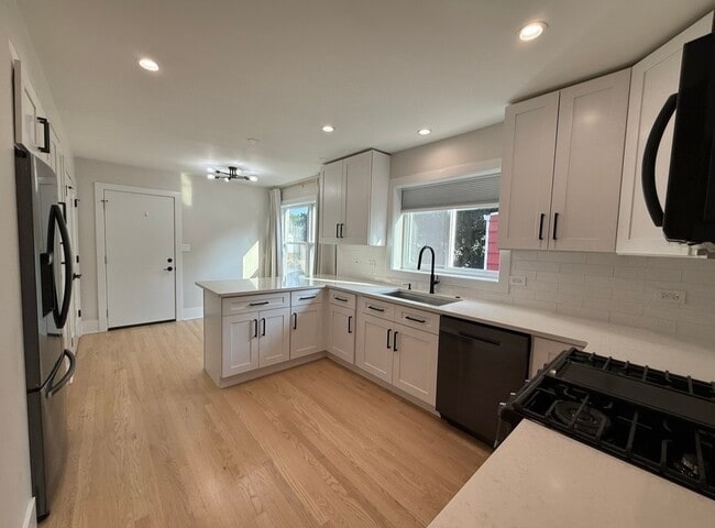 6327 N Spokane Ave in Chicago, IL - Building Photo - Building Photo