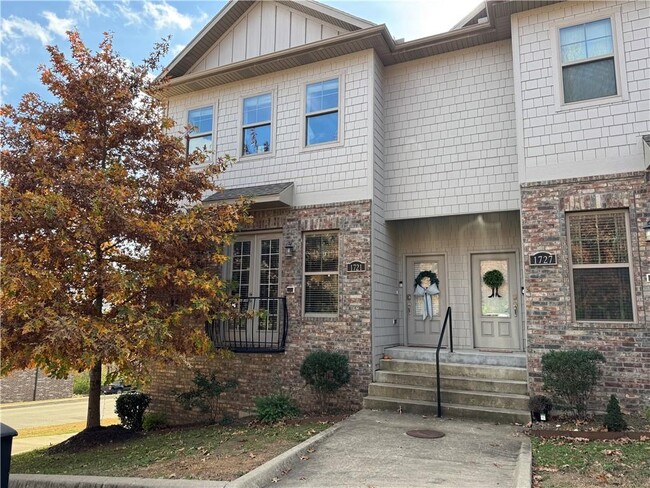 1695 Nettleship St in Fayetteville, AR - Building Photo - Building Photo