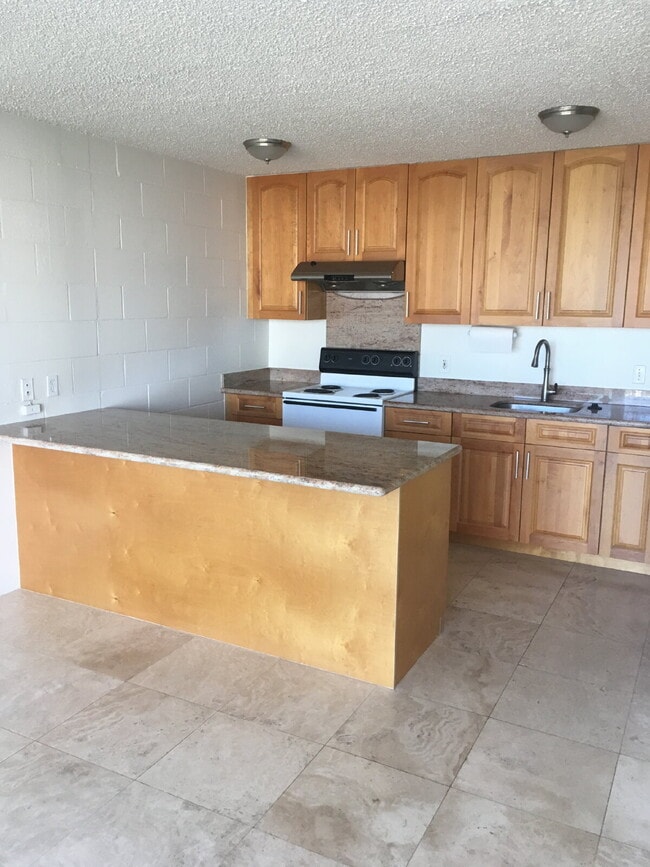 property at 1687 Pensacola St