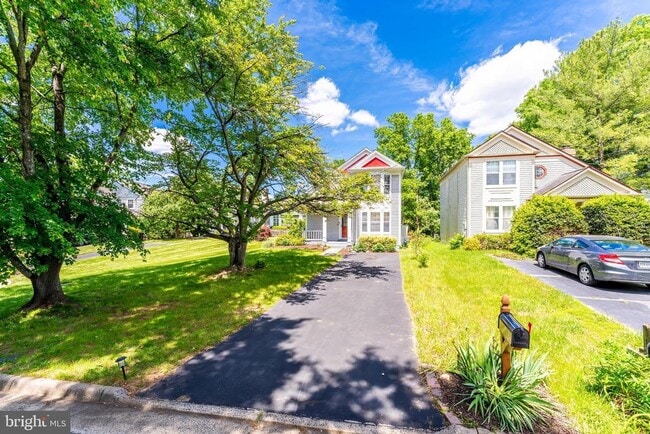 30 Fenton Wood Dr in Sterling, VA - Building Photo - Building Photo