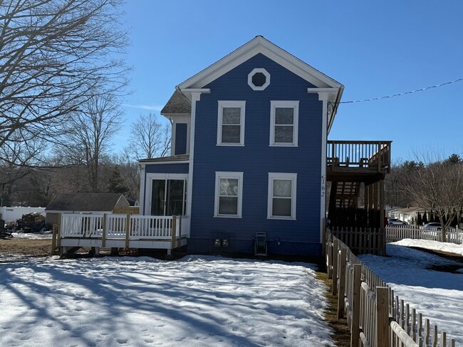 162 Russell Rd, Unit Upper Unit in Westfield, MA - Building Photo - Building Photo