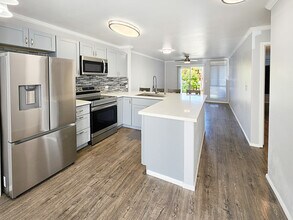 75-6081 Alii Dr, Unit #DD102 in Kailua Kona, HI - Building Photo - Building Photo