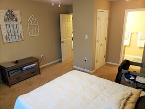 1212 Christy Dr in Manhattan, KS - Building Photo - Building Photo