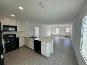 905 Blue Heron Dr in Princeton, TX - Building Photo - Building Photo