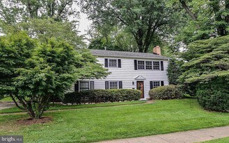 9531 Old Creek Dr in Fairfax, VA - Building Photo