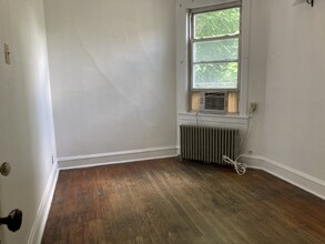 1830 N Tripp Ave in Chicago, IL - Building Photo - Building Photo