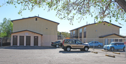 116-118 Dallas St SE in Albuquerque, NM - Foto de edificio - Building Photo