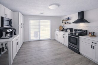 2563 S Peninsula Dr in Daytona Beach, FL - Building Photo - Building Photo