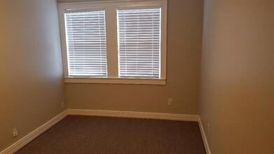 905 N Bishop Ave-Unit -D in Dallas, TX - Building Photo - Building Photo