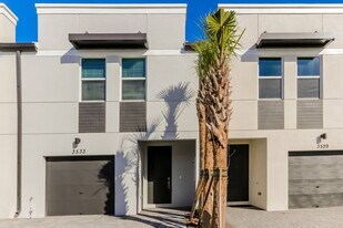 3533 Joshua Tree St in Palm Springs, FL - Building Photo