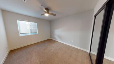 22707 Leonora Dr in Los Angeles, CA - Building Photo - Building Photo