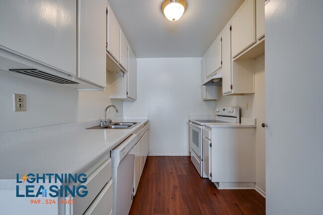 10250 Commerce St in Tujunga, CA - Building Photo - Building Photo