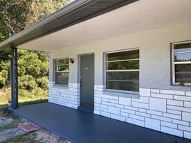 6532 West Norvell Bryant Highway in Crystal River, FL - Building Photo