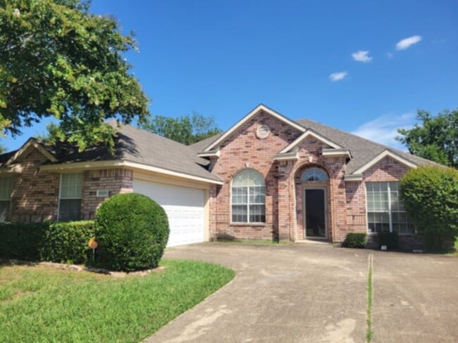 property at 1020 Parkwood Trail