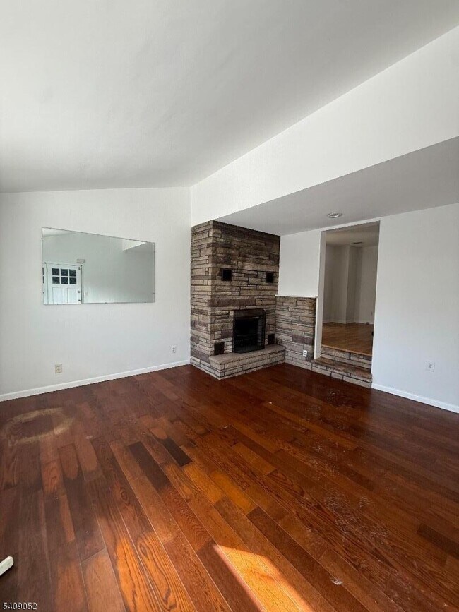 98 Broughton Ave in Bloomfield, NJ - Building Photo - Building Photo