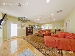 695 Sioux Cir in Crestview, FL - Building Photo - Building Photo