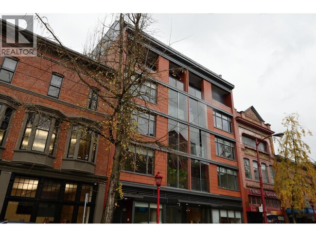 property at 71 E Pender St