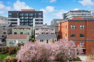 4527 41st Ave SW in Seattle, WA - Building Photo - Building Photo