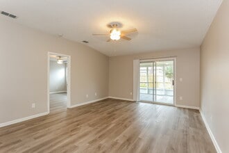 3416 International Village Dr W in Jacksonville, FL - Building Photo - Building Photo