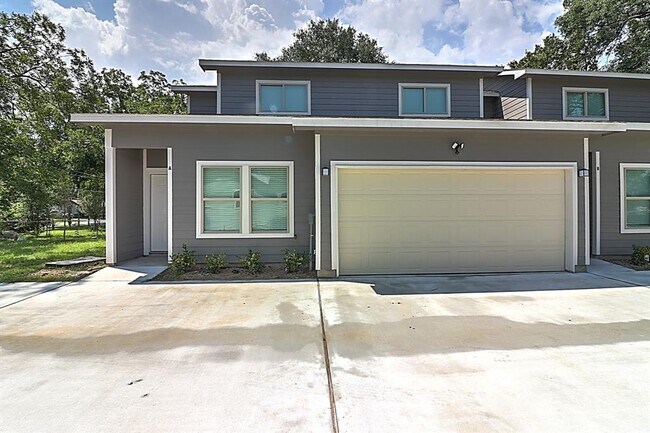 6805 Larkstone St-Unit -A in Houston, TX - Building Photo - Building Photo
