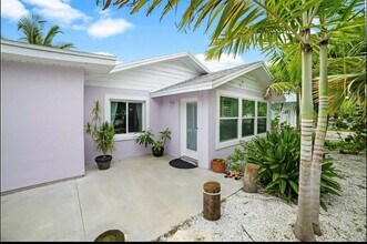 1210 Bay Palm Blvd in Indian Rocks Beach, FL - Building Photo - Building Photo
