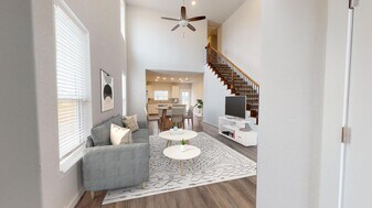 Gorgeous New Braunfels home with large fenced yard in New Braunfels, TX - Building Photo