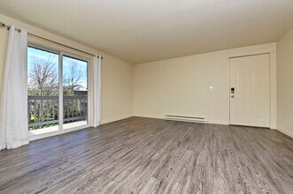 12458 SE 110th Ct, Unit 12458 in Clackamas, OR - Building Photo - Building Photo