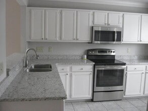 2 Valley Stream Ct in Greensboro, NC - Building Photo - Building Photo