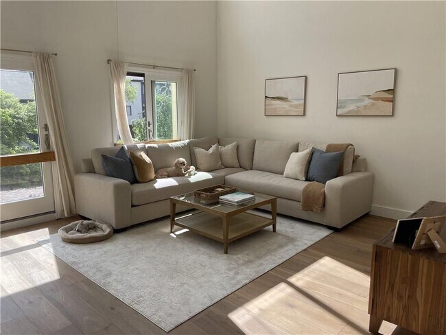 310 Swans Wharf Row in Newport, RI - Building Photo - Building Photo