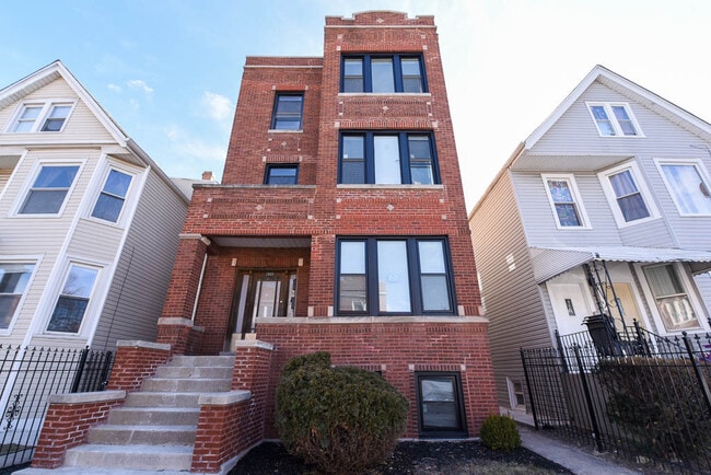 2935 N Lawndale Ave, Unit 3