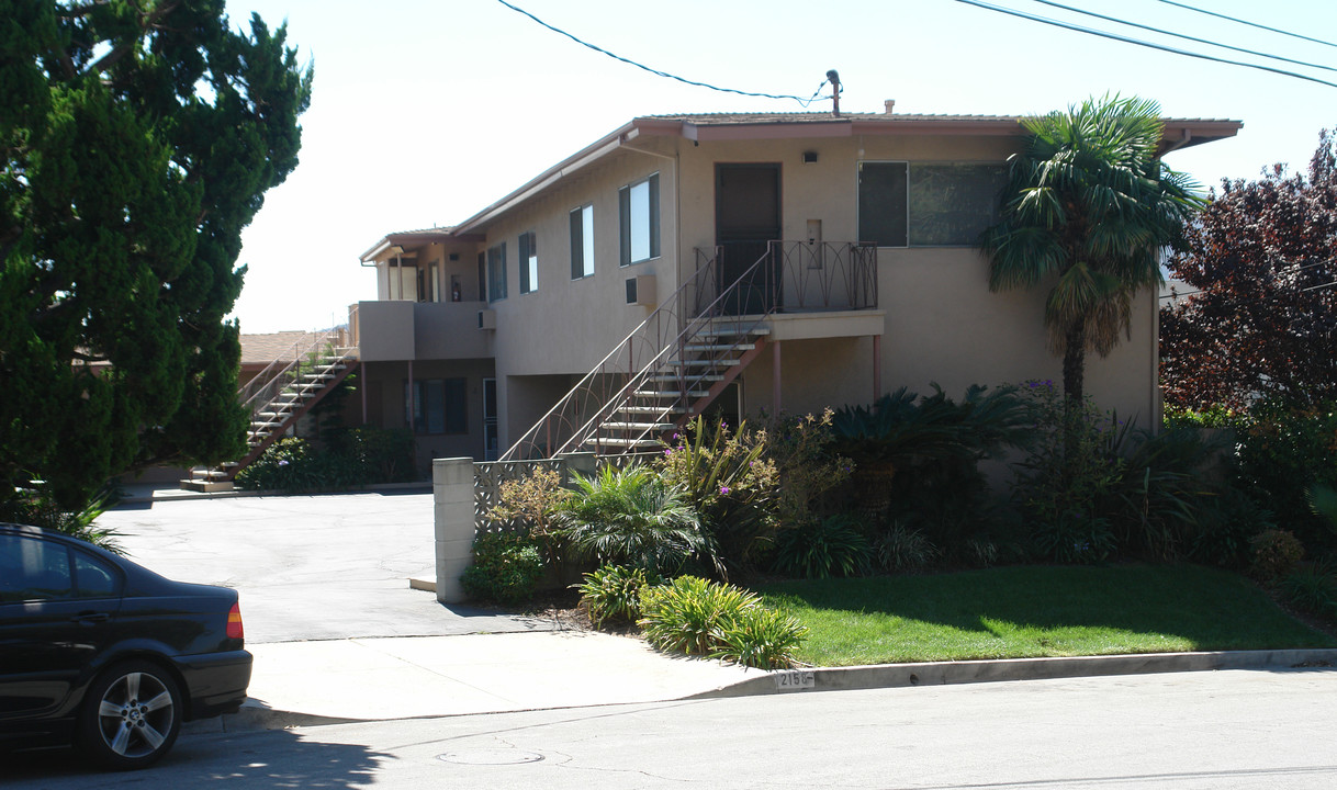 2158 La Canada Crest Dr in La Canada Flintridge, CA - Foto de edificio