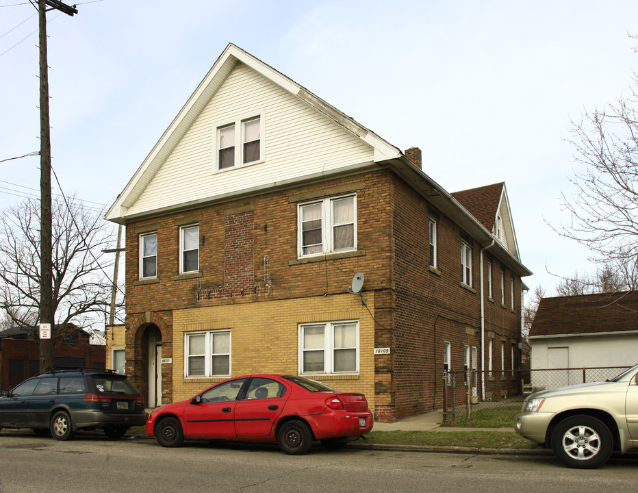 16107 Waterloo Rd in Cleveland, OH - Foto de edificio