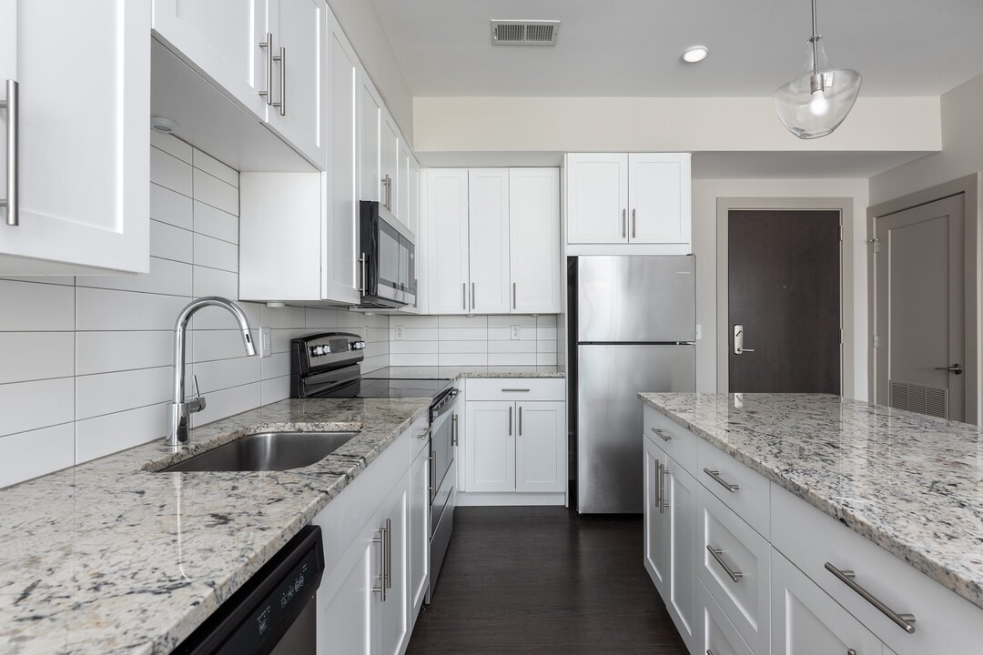 Hibernia Apartments in St. Louis, MO - Building Photo