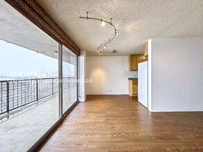 2225 Buchtel Blvd S in Denver, CO - Building Photo - Building Photo