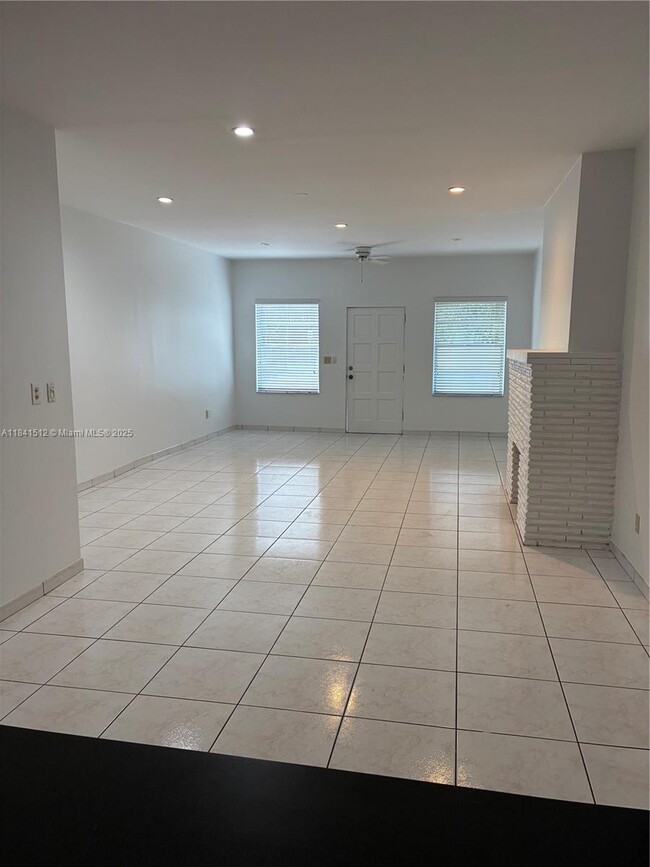 1774 SW 11th St in Miami, FL - Building Photo - Building Photo