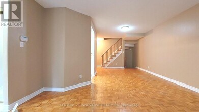 151 Townsgate Dr in Toronto, ON - Building Photo - Building Photo