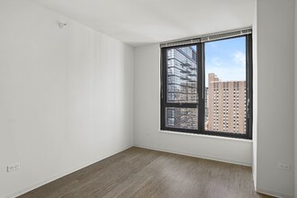 206 W Superior St in Chicago, IL - Building Photo - Building Photo