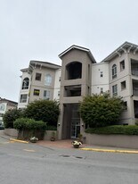 3174 Gladwin Rd in Abbotsford, BC - Building Photo