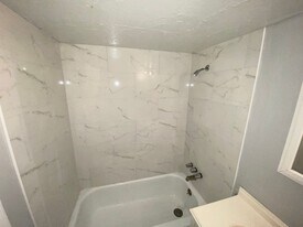 E-35-2811 SW Archer Rd in Gainesville, FL - Building Photo