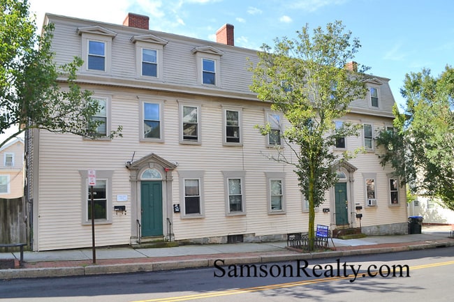 323 Wickenden St in Providence, RI - Building Photo - Building Photo