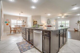 13704 Southern Oaks Dr in Burleson, TX - Building Photo - Building Photo