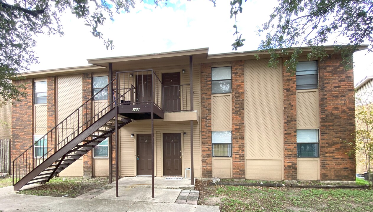 209 Northern Dove Ln, Unit A in Copperas Cove, TX - Foto de edificio