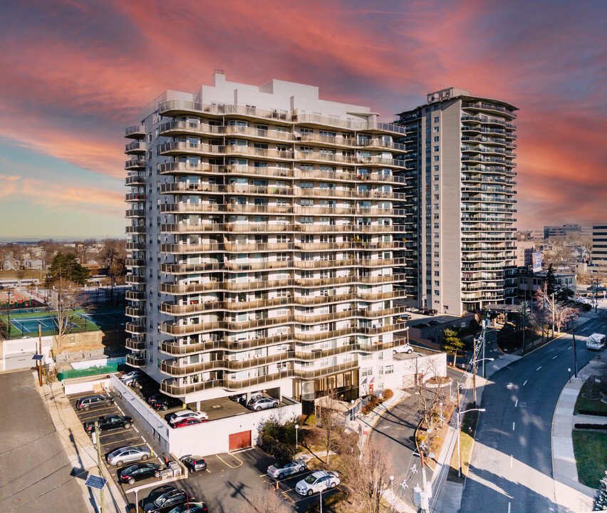 The Sterling Apartments in Fort Lee, NJ - Building Photo