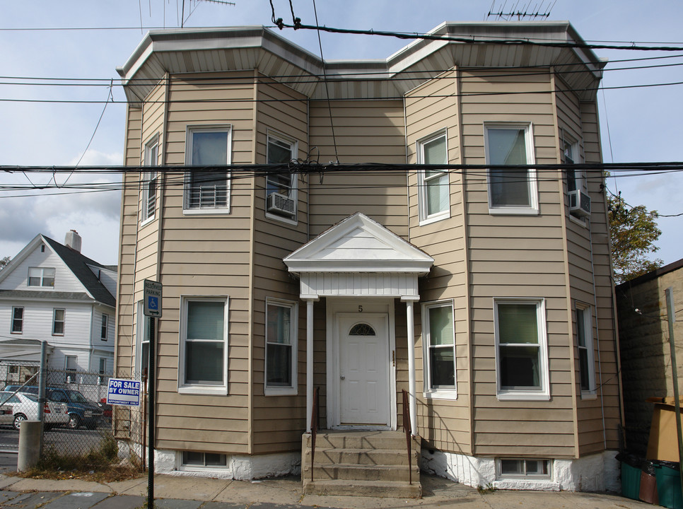 5 Morris Cres in Yonkers, NY - Building Photo