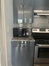 321 Bobby Jones Rd, Unit 321 Bobby jones rd in Sarasota, FL - Building Photo - Building Photo