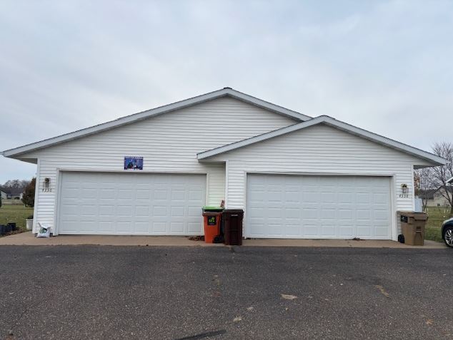 4338 132nd St in Lake Hallie, WI - Building Photo