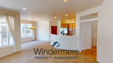 721 SE Swainson Ln in College Place, WA - Building Photo - Building Photo