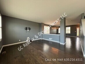 846 Harwood Ave in South Elgin, IL - Foto de edificio - Building Photo